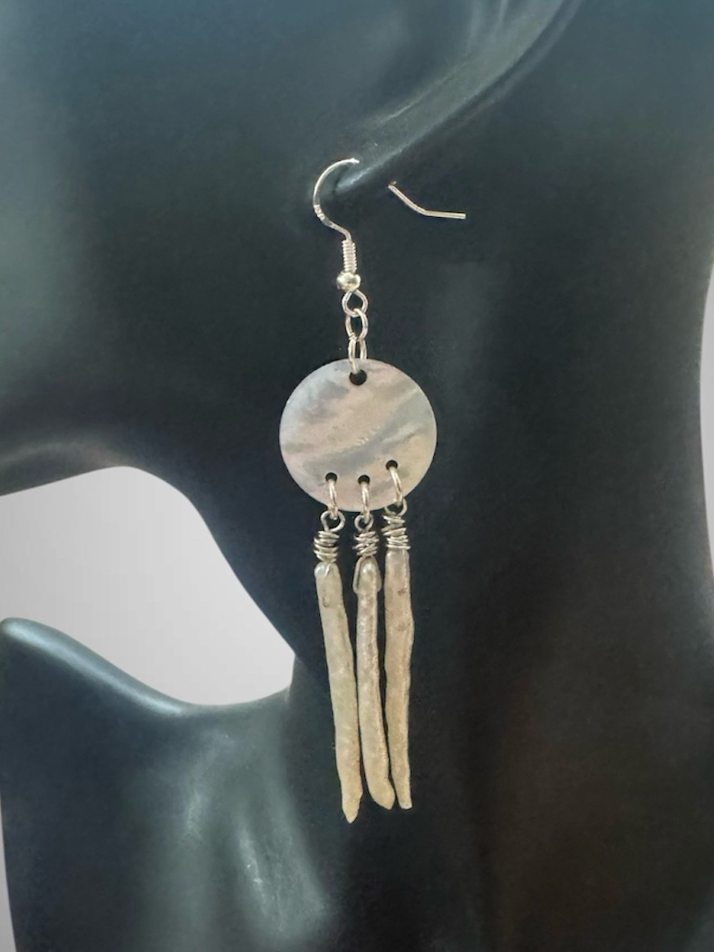 PEARL AND MOTHER OF PEARL EARRINGS - Picture 4 of 7